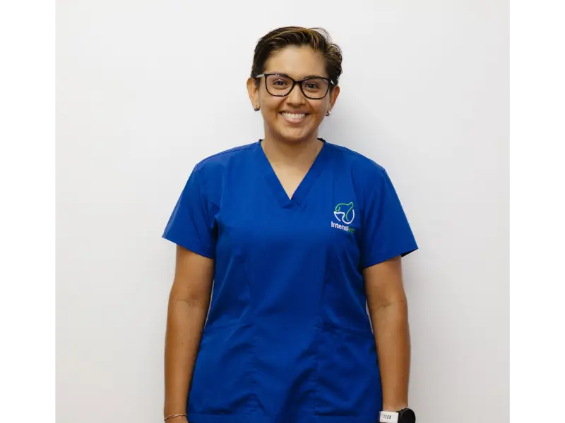 Dra. Valeria Arias, Consulta General y Medicina Interna en Hospital Veterinario Intensivet